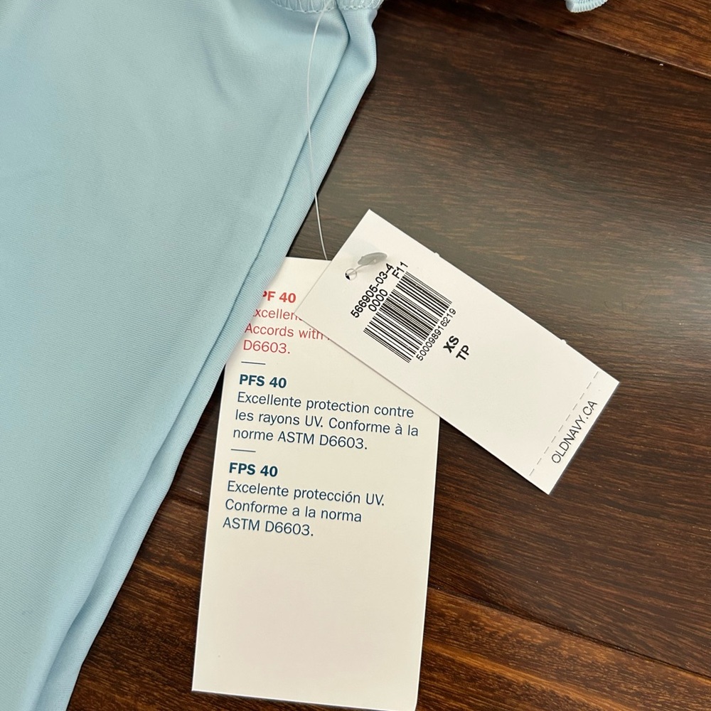 BNWT Old Navy Swim Rashguard - Picture 3 of 3